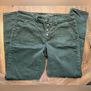 Universal Thread pants. Green. Size 8.